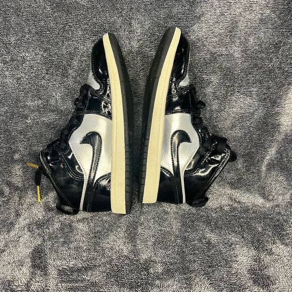 Nike Air Jordan 1 Mid SE Gs black Metallic kid size 2Y - Picture 6 of 8